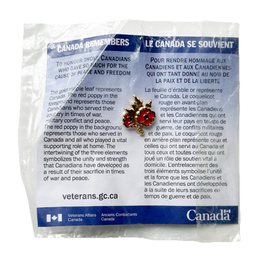 Canada Poppy Flower Pin Remembrance Day Lest We Forget Gold Tone Veteran Red